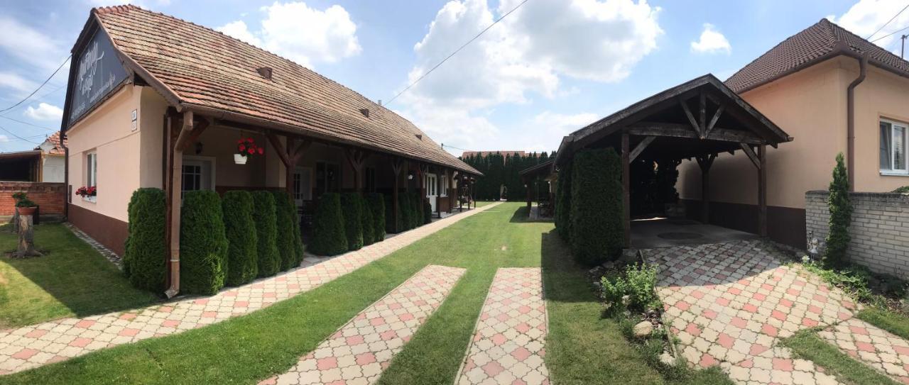 Apartman U Karla Veľký Meder Exterior foto