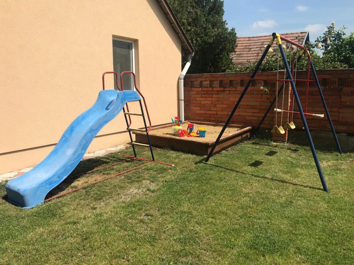 Apartman U Karla Veľký Meder Exterior foto
